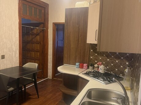 3 otaqlı mənzil, 70 m², 28 May: 200 000 ₼ 3