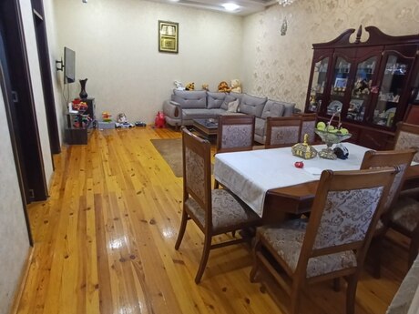 6 otaqlı həyət evi, 240 m², İnşaatçılar: 365 200 ₼ 2