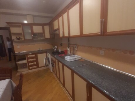 Kirayə 3 otaqlı mənzil, 130 m², Həzi Aslanov: 750 ₼/ay 3
