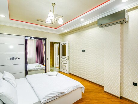 3-room apartment for rent, 120 m², Şah İsmayıl Xətai: 70 ₼/mo 5