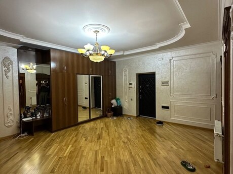 4 otaqlı mənzil, 205 m², Nizami: 530 000 ₼ 2
