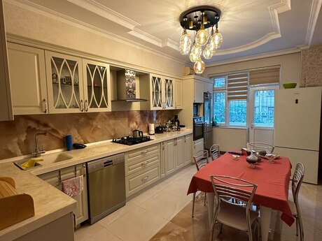 4 otaqlı mənzil, 205 m², Nizami: 530 000 ₼ 3