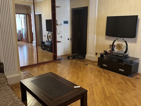 Kirayə 3 otaqlı mənzil, 130 m², Nəriman Nərimanov: 1 300 ₼/ay 2