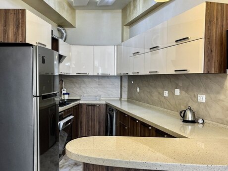 Kirayə 3 otaqlı mənzil, 130 m², Nizami: 1 500 ₼/ay 4