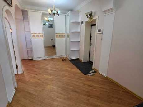 3-room apartment for rent, 135 m², Memar Əcəmi: 800 ₼/mo 2