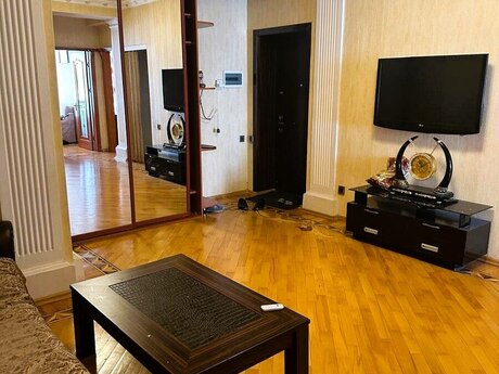 Kirayə 3 otaqlı mənzil, 130 m², Bakmil: 1 300 ₼/ay 3