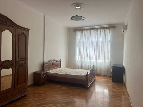 4 otaqlı mənzil, 210 m², Nizami: 500 000 ₼ 4