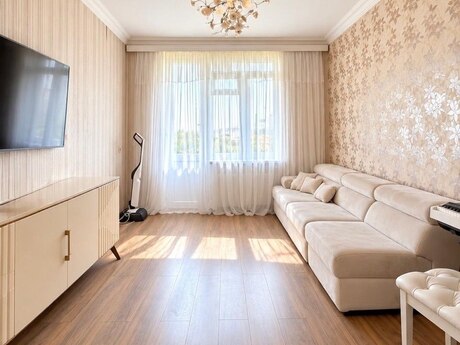 3 otaqlı mənzil, 75 m², Bakıxanov: 175 000 ₼ 2