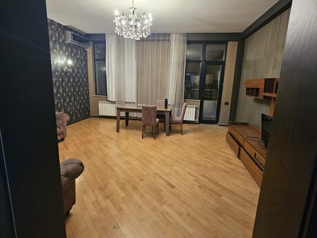 Kirayə 3 otaqlı mənzil, 140 m², İnşaatçılar: 200 ₼/ay 5