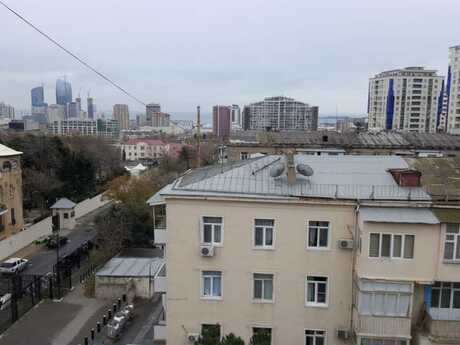 4 otaqlı mənzil, 100 m², 28 May: 260 000 ₼ 2