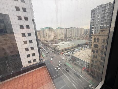 Kirayə 4 otaqlı mənzil, 245 m², Nərimanov: 3 000 ₼/ay 3