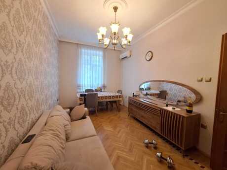 Elan №6462082 - Bakı, Elmlər Akademiyası m., 2 otaqlı, 65 m², 2/5 mərtəbə