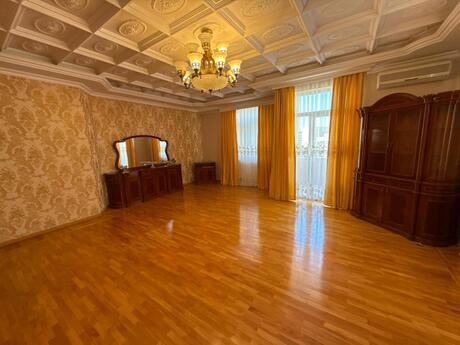 5 otaqlı mənzil, 240 m², 8-ci mikrorayon: 525 555 ₼ 3