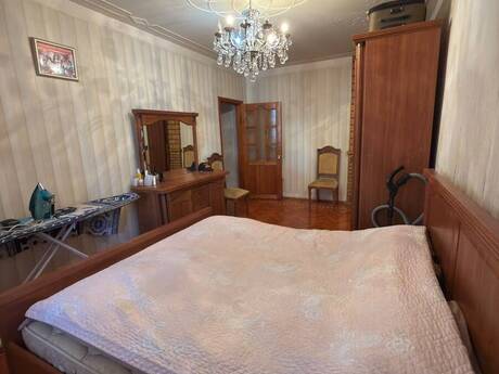 4-комнатная квартира, 130 м², Azadlıq Prospekti: 278 000 ₼ 4