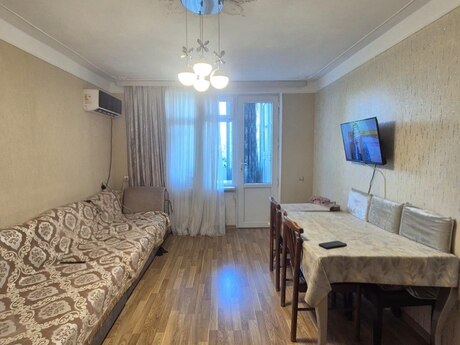 Elan №6462126 - Bakı, Elmlər Akademiyası m., 2 otaqlı, 55 m², 3/5 mərtəbə