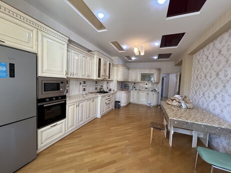 Kirayə 3 otaqlı mənzil, 140 m², Nərimanov: 1 200 ₼/ay 3