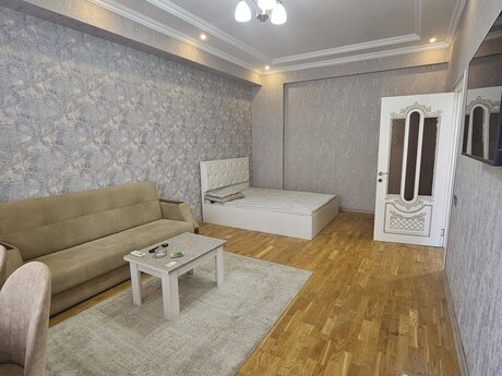 1-room apartment for rent, 50 m², Azadlıq Prospekti: 650 ₼/mo 3