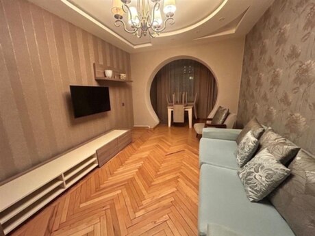 Elan №6462315 - Bakı, Şah İsmayıl Xətai m., 3 otaqlı, 65 m², 5/5 mərtəbə