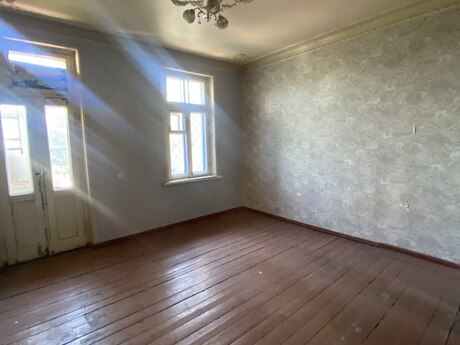 Elan №6462352 - Bakı, Bakıxanov q., 3 otaqlı, 70 m², 2/3 mərtəbə