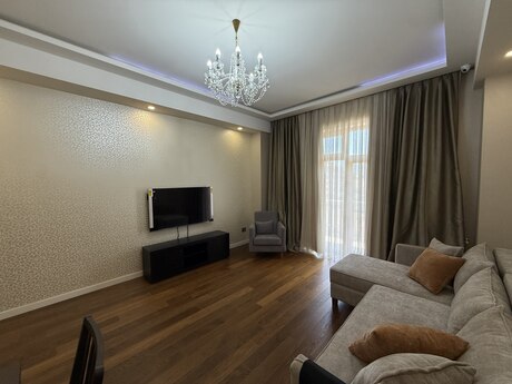 4-room apartment for rent, 170 m², Ağ şəhər: 2 500 ₼/mo 4