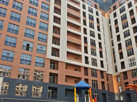 Квартира на продажу со сниженной ценой в Sülh prospekti, giriş 26B, M6, m8