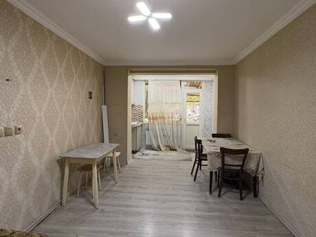 Продаётся 2-комнатная квартира в старом фонде, Elmlər Akademiyası, 45 м², 112 000 AZN, фото 2 / 11