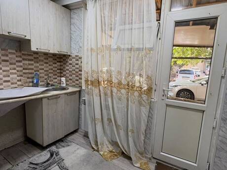 Продаётся 2-комнатная квартира в старом фонде, Elmlər Akademiyası, 45 м², 112 000 AZN, фото 4 / 11