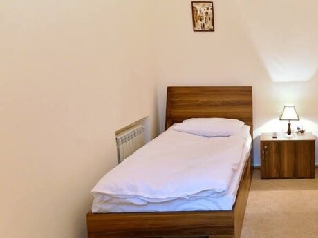 Kirayə 2 otaqlı mənzil, 100 m², İçəri Şəhər: 25 ₼/ay 2