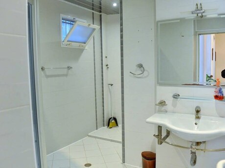 Kirayə 2 otaqlı mənzil, 100 m², İçəri Şəhər: 25 ₼/ay 4