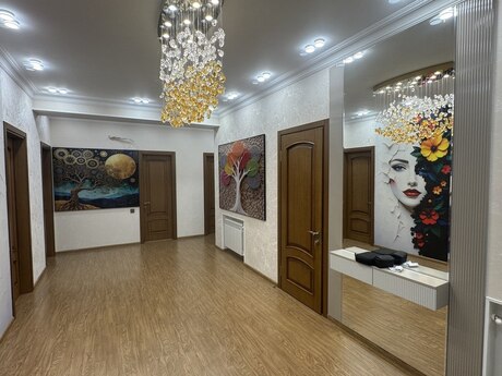 3 otaqlı mənzil, 136 m², Neftçilər: 352 000 ₼ 2