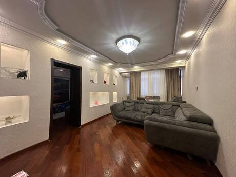3 otaqlı mənzil, 101 m², 28 May: 249 000 ₼ 2