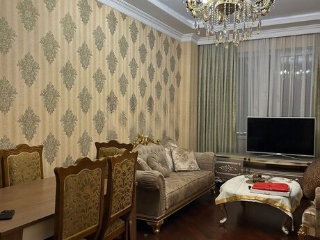 Kirayə 3 otaqlı mənzil, 120 m², Neftçilər: 1 200 ₼/ay 2