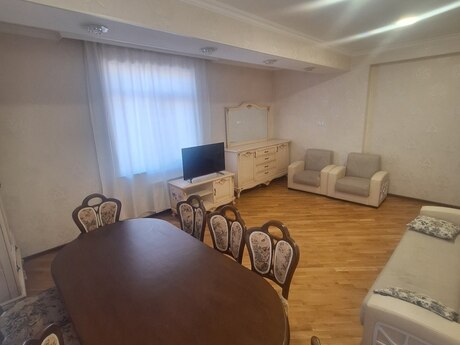 Kirayə 3 otaqlı mənzil, 125 m², İnşaatçılar: 1 050 ₼/ay 4