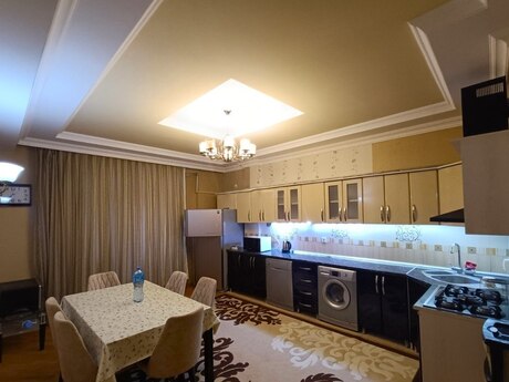 Kirayə 3 otaqlı mənzil, 140 m², Şah İsmayıl Xətai: 1 100 ₼/ay 2