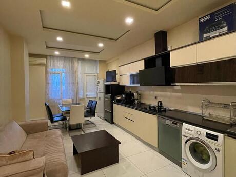 4 otaqlı mənzil, 196 m², Nizami: 505 000 ₼ 4