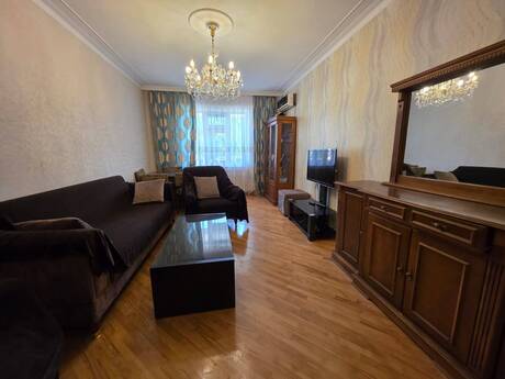 Kirayə 3 otaqlı mənzil, 100 m², İnşaatçılar: 800 ₼/ay 2