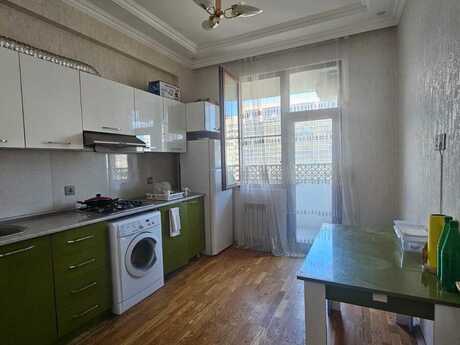 Аренда: 1-комнатная квартира, 54 м², Azadlıq Prospekti: 650 ₼/мес 5