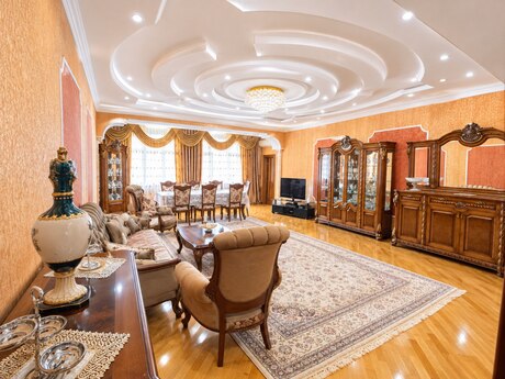 4-room apartment for rent, 200 m², Gənclik: 1 500 ₼/mo 2