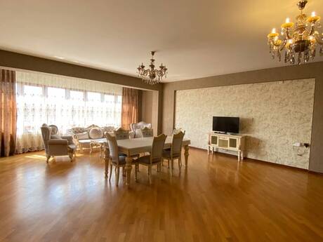 Kirayə 3 otaqlı mənzil, 200 m², Şah İsmayıl Xətai: 1 300 ₼/ay 5