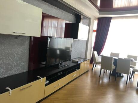 Kirayə 3 otaqlı mənzil, 135 m², Şah İsmayıl Xətai: 1 100 ₼/ay 3