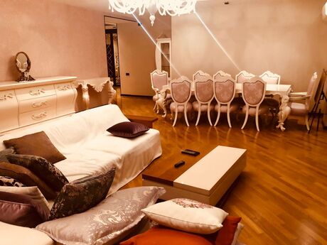 Kirayə 4 otaqlı mənzil, 215 m², Sahil: 2 300 ₼/ay 3