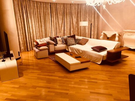 Kirayə 4 otaqlı mənzil, 215 m², Sahil: 2 300 ₼/ay 2
