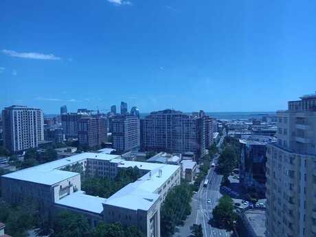 4-комнатная квартира, 225 м², 28 May: 512 000 ₼ 3