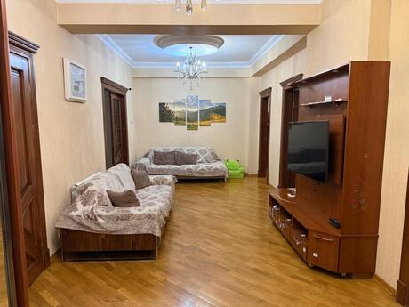 Elan №6463663 - Bakı, 20 Yanvar m., 3 otaqlı, 135 m², 14/17 mərtəbə