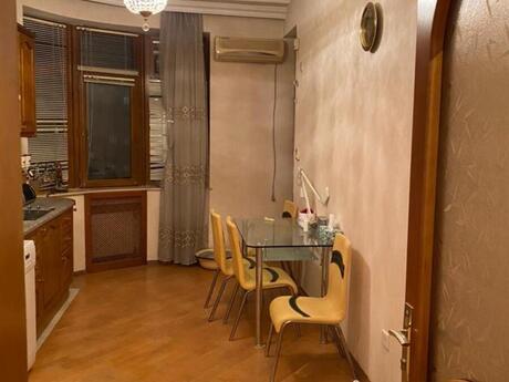 Kirayə 4 otaqlı mənzil, 170 m², Melissa Azadlıq: 999 ₼/ay 3
