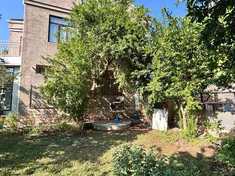 8 otaqlı həyət evi, 200 m², Sahil: 450 000 ₼ 2
