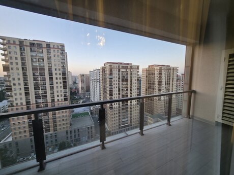 4-комнатная квартира, 154 м², Elmlər Akademiyası: 616 000 ₼ 2