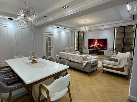5 otaqlı mənzil, 250 m², 28 May: 495 000 ₼ 2