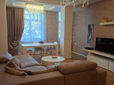 3 otaq · 116 m² · 3/6 mərtəbə, Memar Əcəmi