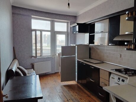 2-комнатная квартира, 94 м², 20 Yanvar: 228 000 ₼ 4